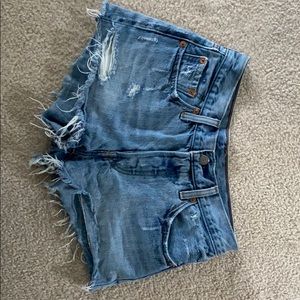 501 Levi jeans shorts